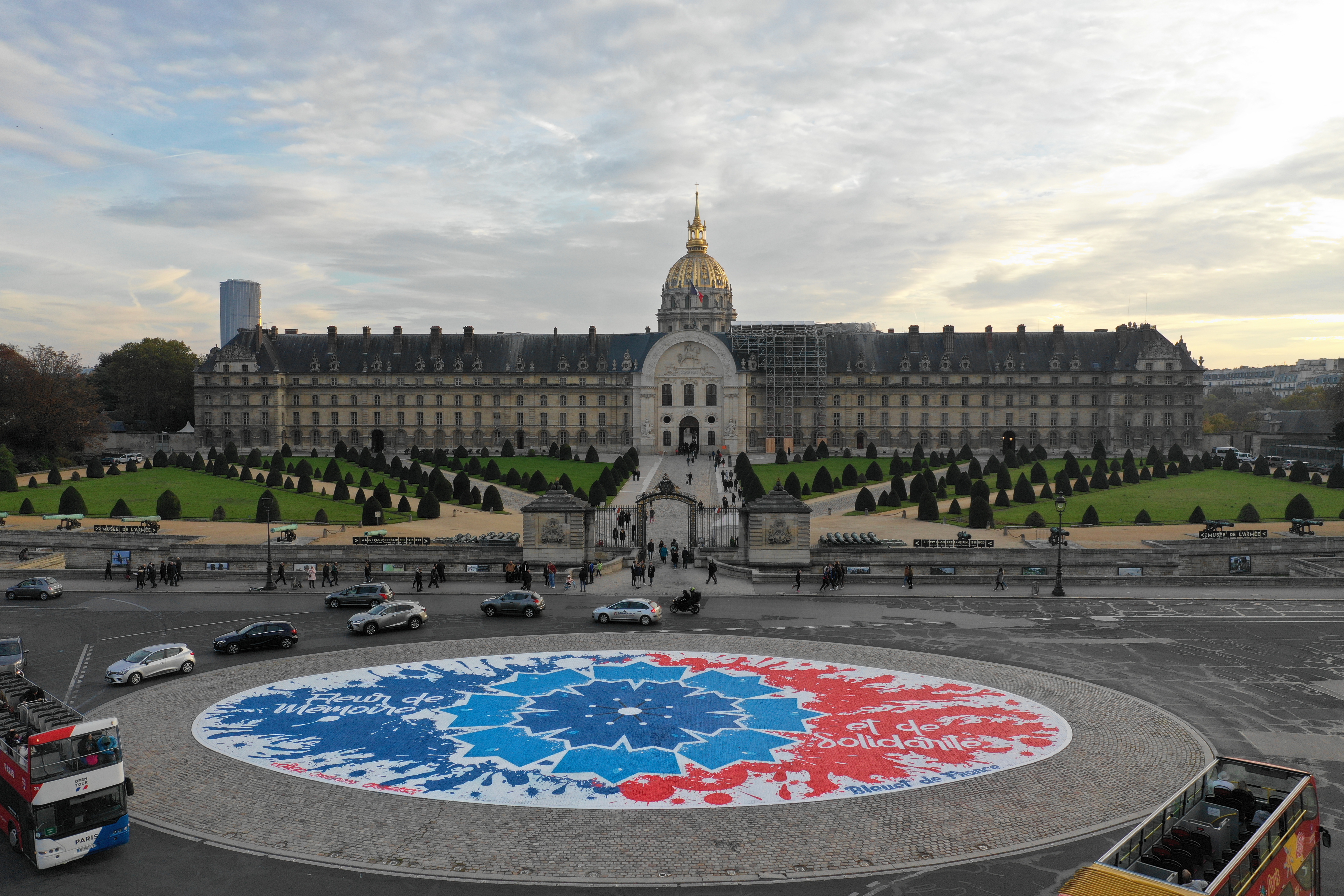 Le rond-point Bleuet de France 